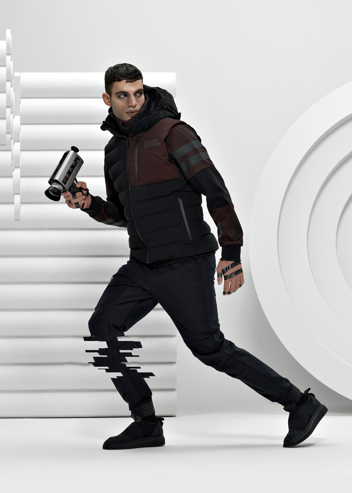 OneMore Uomo gilet cinque-uno-uno red hive nero + pantaloni nove-sei-uno neri